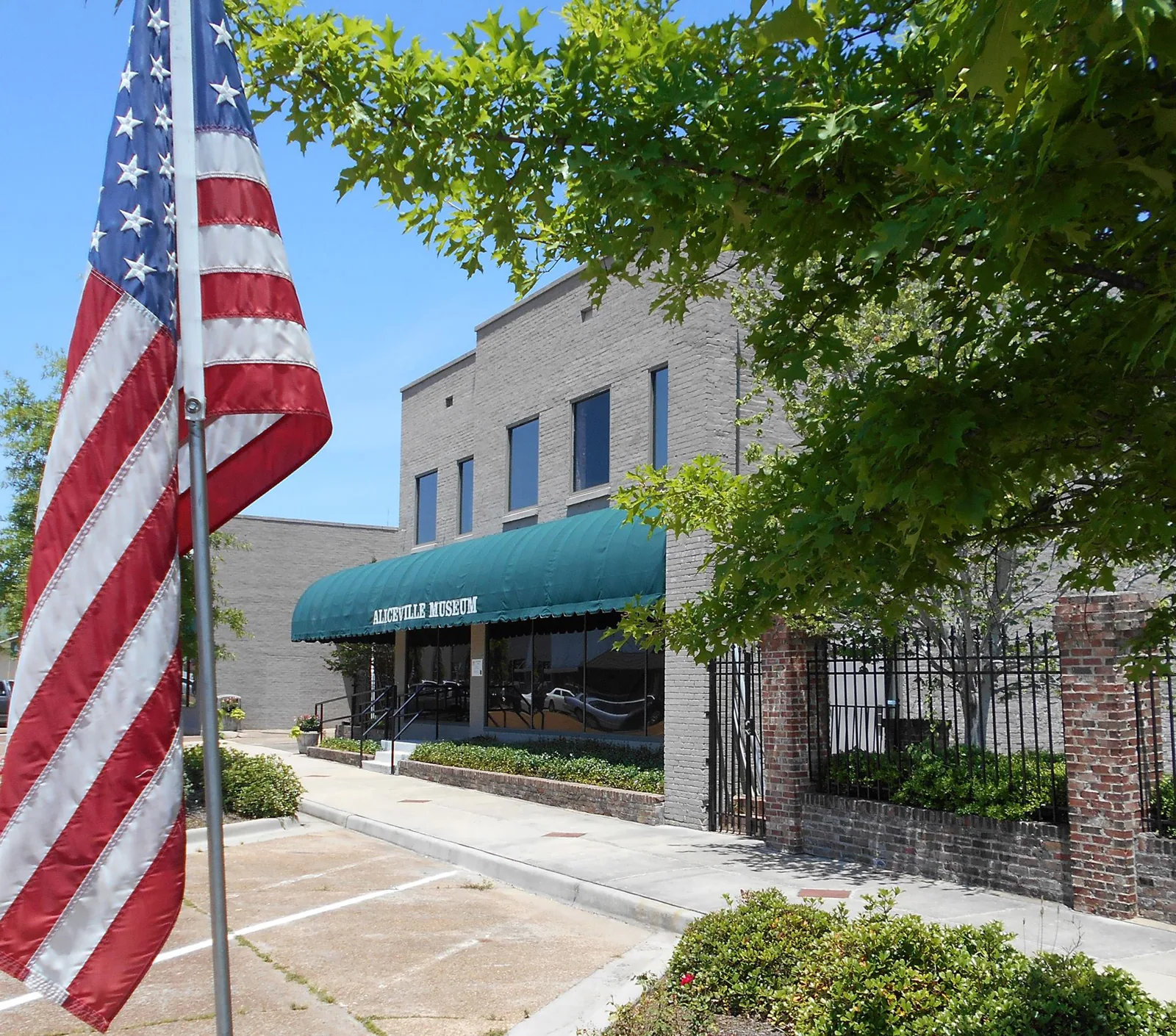 Commercial Roofing on the University Boulevard Corridor, Tuscaloosa, AL